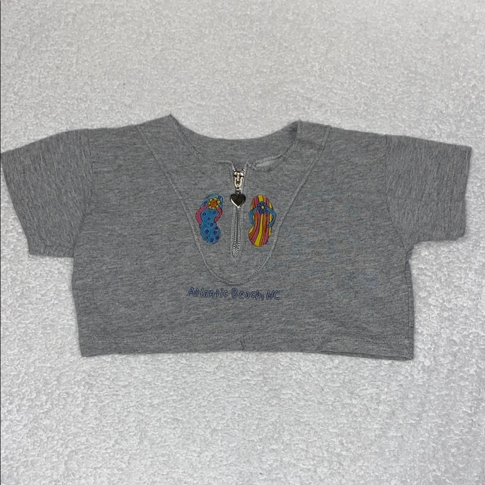 Vintage half shirt belly shirt Gray Crop Top with Colorful Flip-Flop Design 6